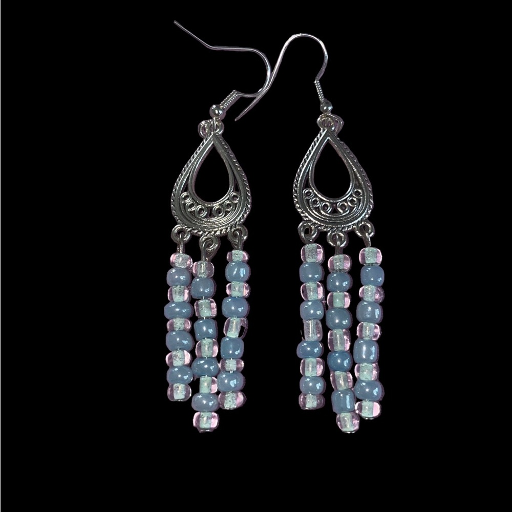 Teardrop like shape earring